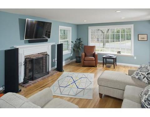 134 Central St, Hingham, MA 02043 photo 3