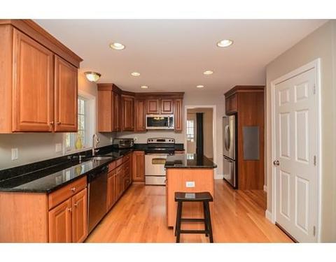 516 West St, Reading, MA 01867 photo 5