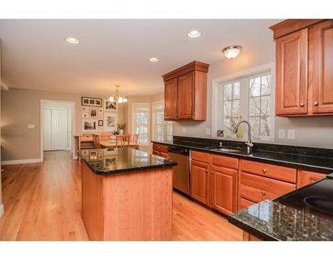 516 West St, Reading, MA 01867 photo 3