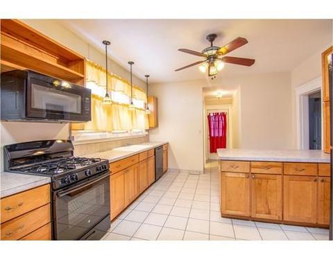 464 Grattan St, Chicopee, MA 01020 photo 5