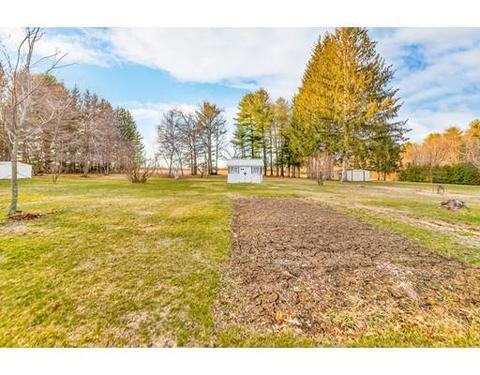 109 Plain St, Easthampton, MA 01027 photo 4