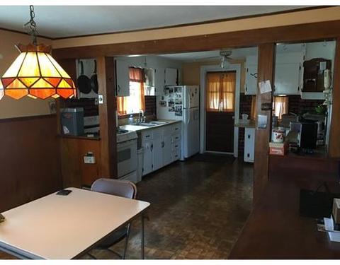 46 Marquette St, Springfield, MA 01104 photo 9