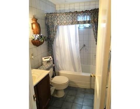 46 Marquette St, Springfield, MA 01104 photo 13