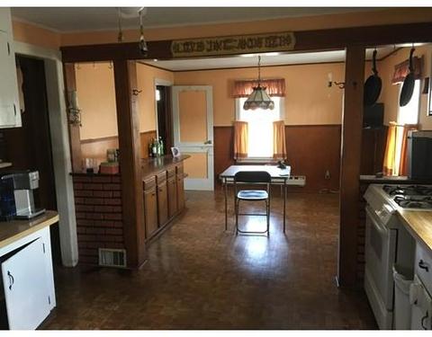 46 Marquette St, Springfield, MA 01104 photo 8