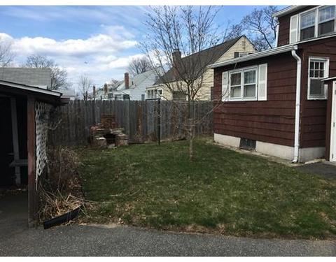 46 Marquette St, Springfield, MA 01104 photo 5