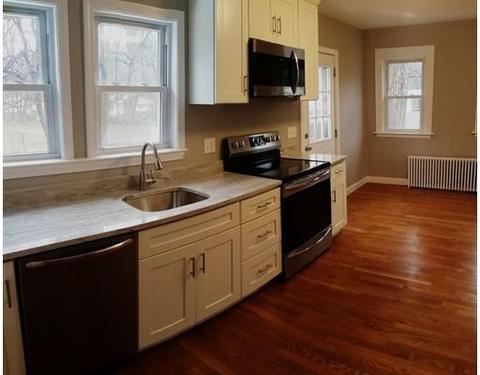 8 Barr St, Worcester, MA 01602 photo 5