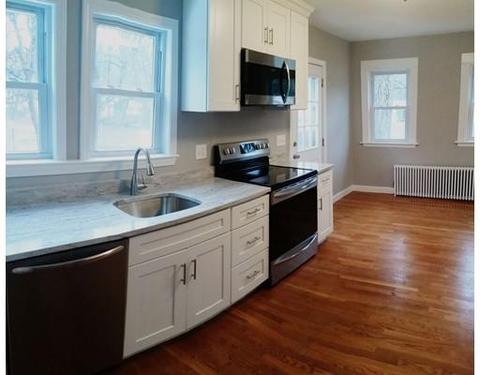 8 Barr St, Worcester, MA 01602 photo 4