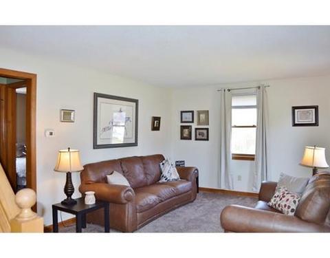 23 Greentree Cir, Springfield, MA 01118 photo 4