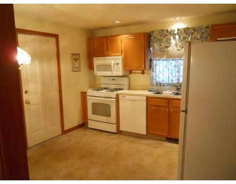 10 Caitlin Dr, Springfield, MA 01118 photo 3