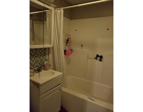 205 Hamlet St, Fall River, MA 02724 photo 3