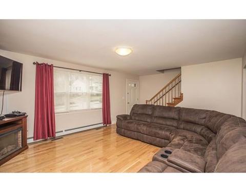 53 Farm St, Woonsocket, RI 02895 photo 9