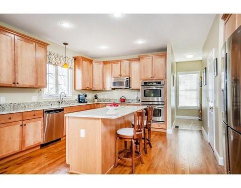 24 Robin Hill Rd, Danvers, MA 01923 photo 2