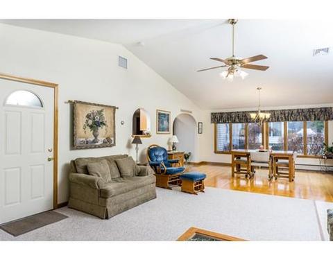283 Mandalay Rd, Chicopee, MA 01020 photo 2