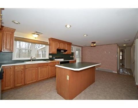 41 Robert St, Clinton, MA 01510 photo 8
