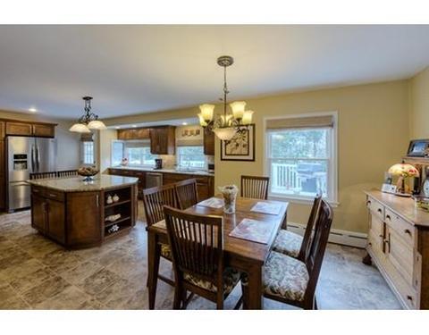 47 Kazbeck St, Springfield, MA 01151 photo 3