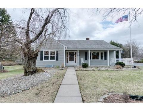 47 Kazbeck St, Springfield, MA 01151 photo 1