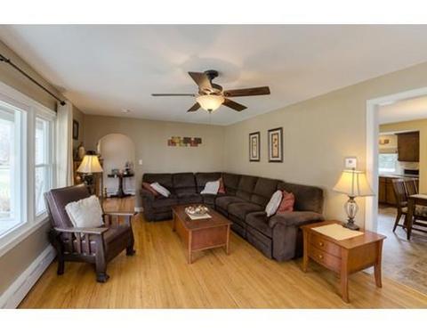 47 Kazbeck St, Springfield, MA 01151 photo 4