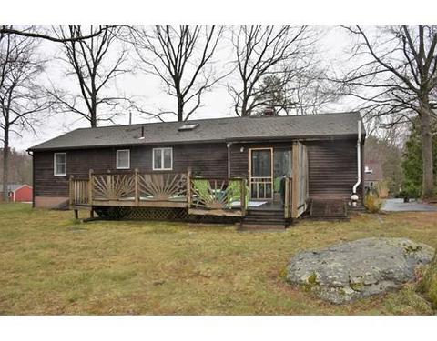 11 Hickory Ln, Webster, MA 01570 photo 3