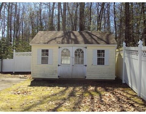 2 Maple St, Southwick, MA 01077 photo 4