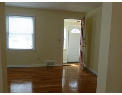 109 Redlands St, Springfield, MA 01104 photo 6