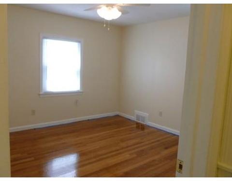 109 Redlands St, Springfield, MA 01104 photo 9