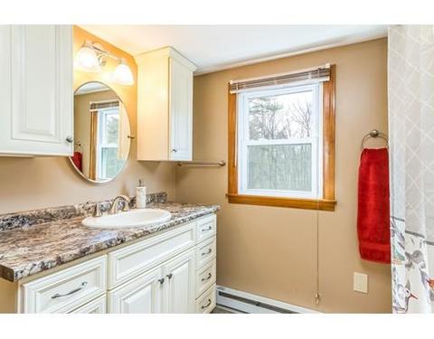 20 Sunset Ave, Derry, NH 03038 photo 13
