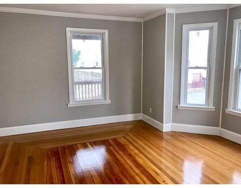 12 Mapleton Pl, Lynn, MA 01904 photo 4
