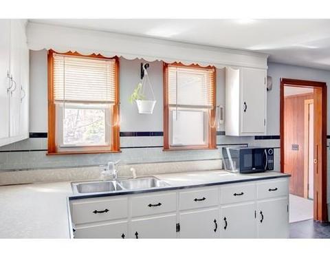 23 Monteforte St, Worcester, MA 01604 photo 5