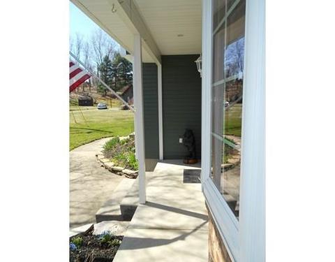 43 Laskowski St, Chicopee, MA 01020 photo 3