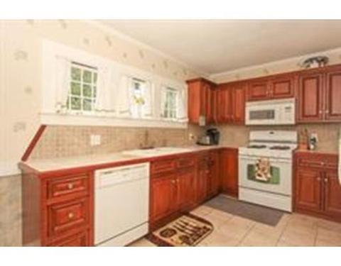 37 Westernview St, Springfield, MA 01108 photo 4