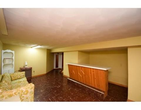 28 Squire Ln, Springfield, MA 01118 photo 16