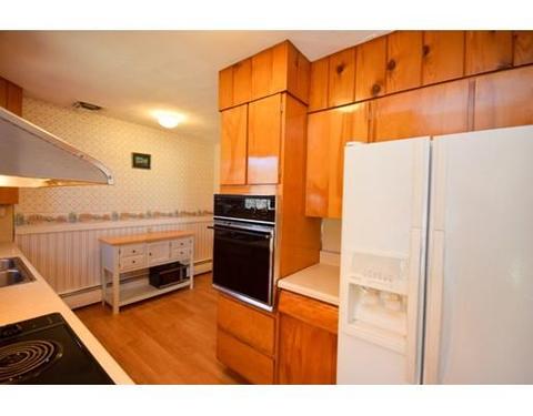 28 Squire Ln, Springfield, MA 01118 photo 4