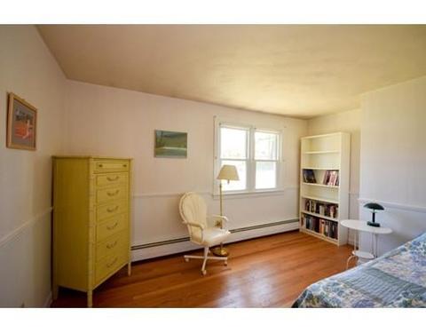 28 Squire Ln, Springfield, MA 01118 photo 12