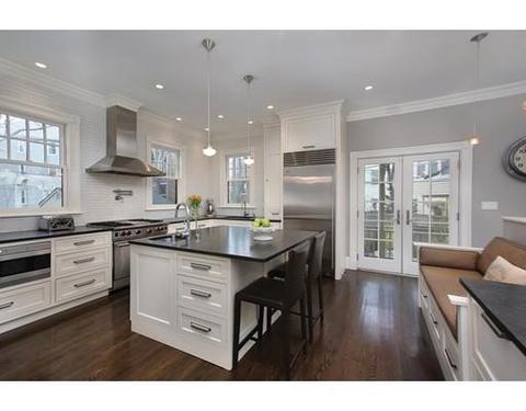 22 Toxteth St, Brookline, MA 02445 photo 5