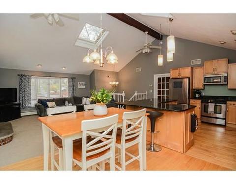 117 County Rd, Reading, MA 01867 photo 5