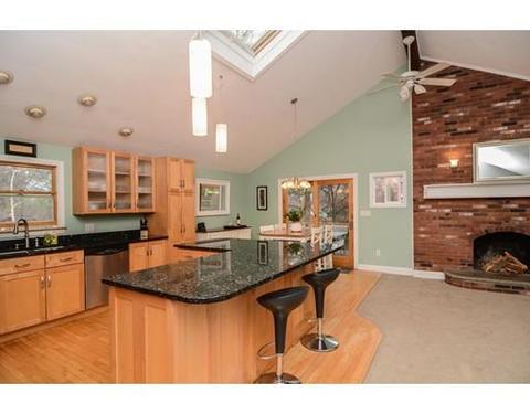 117 County Rd, Reading, MA 01867 photo 4