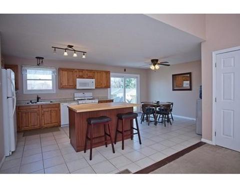 24 Montclair St, Chicopee, MA 01013 photo 3