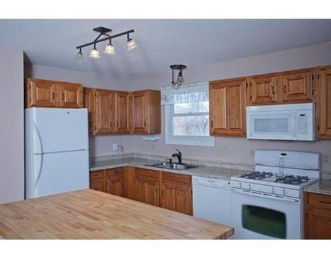 24 Montclair St, Chicopee, MA 01013 photo 4