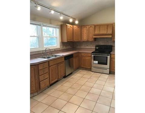 69 Coral Rd, Springfield, MA 01118 photo 3