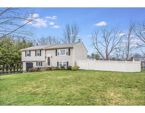 79 Chippy Ln, Methuen, MA 01844 photo 3