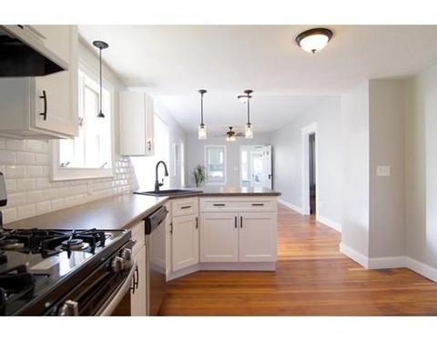 77 Huron St, Springfield, MA 01104 photo 3