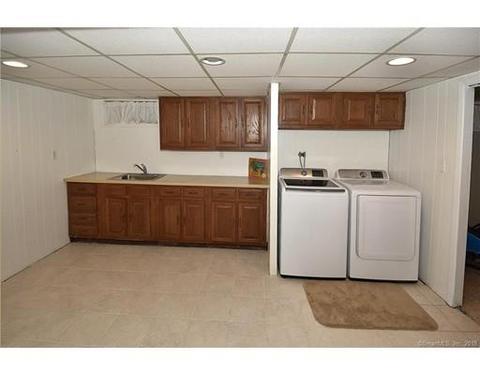 381 Park Ave, Windsor, CT 06095 photo 21