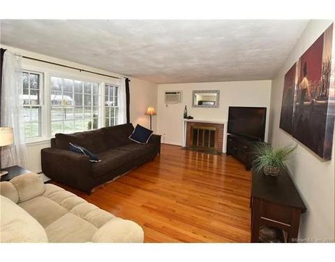 381 Park Ave, Windsor, CT 06095 photo 9