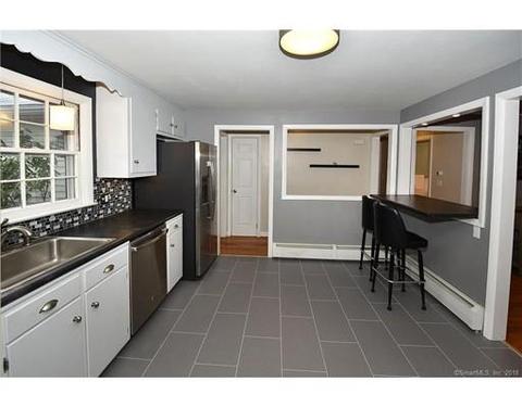 381 Park Ave, Windsor, CT 06095 photo 5