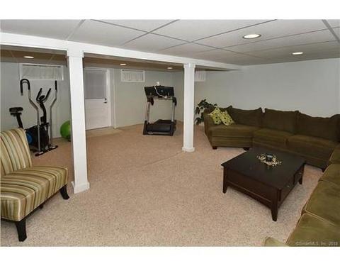 381 Park Ave, Windsor, CT 06095 photo 19