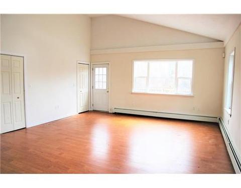 163 Railroad St, Woonsocket, RI 02895 photo 5
