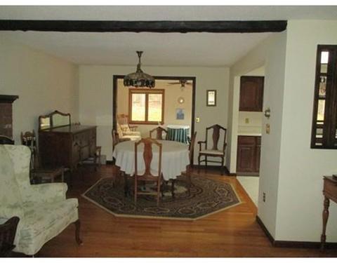 27 Westview Ter, Easthampton, MA 01027 photo 2