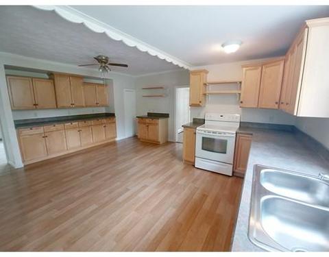 43 Northampton St, Easthampton, MA 01027 photo 5