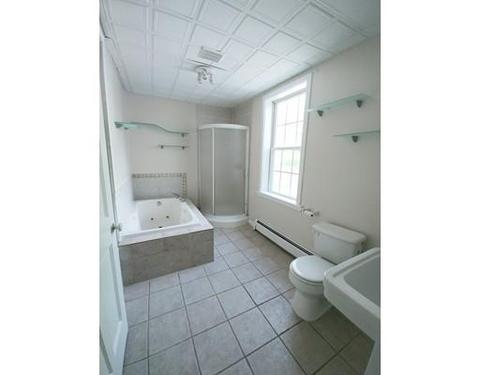 43 Northampton St, Easthampton, MA 01027 photo 9