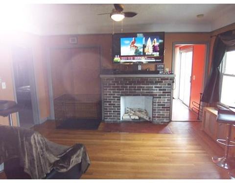 124 Stearns Ter, Chicopee, MA 01013 photo 3